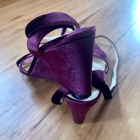 Nine West purple velvet strappy wedges - Picture 3 of 4